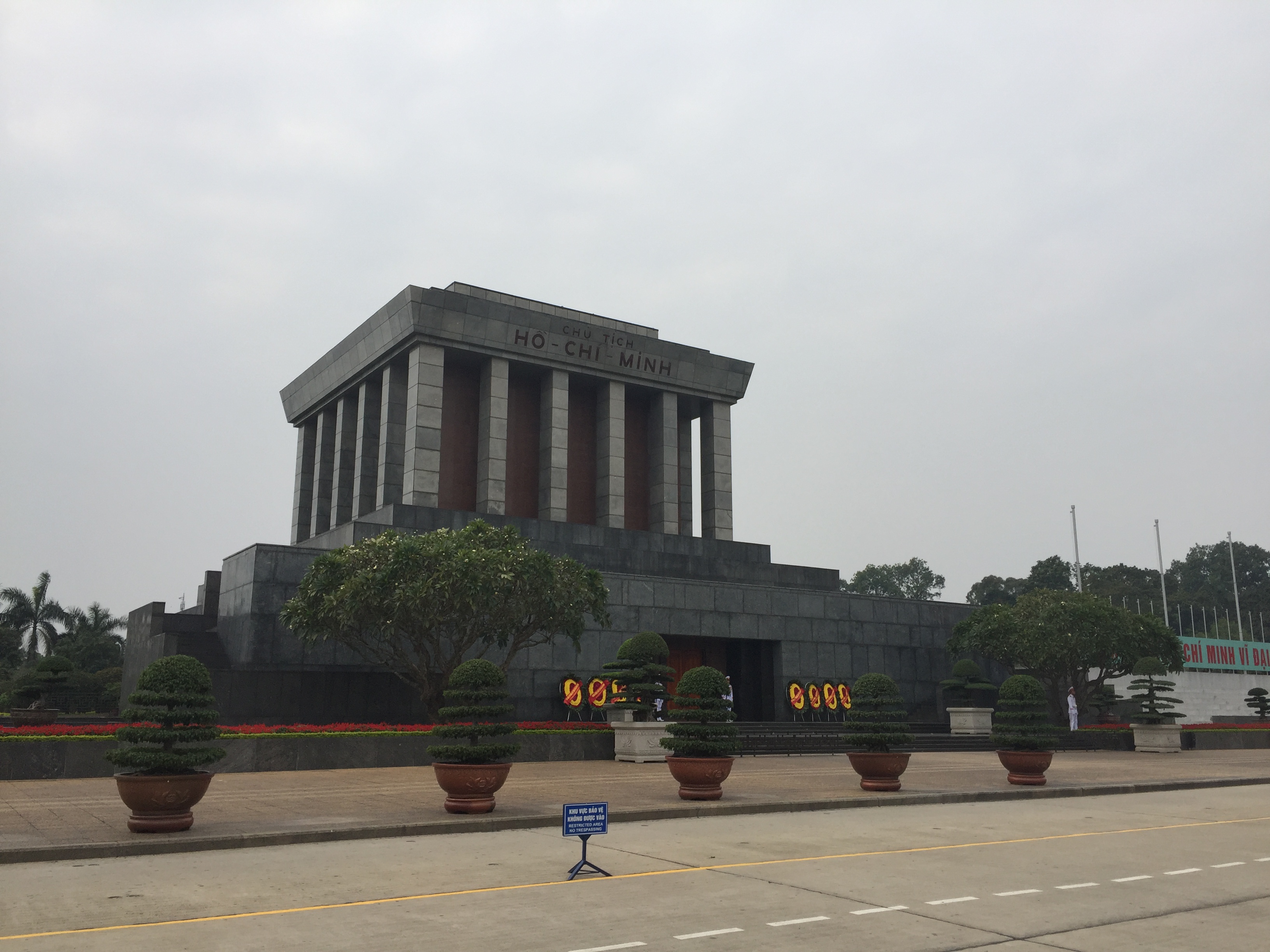 ho chi minh grounds hanoi